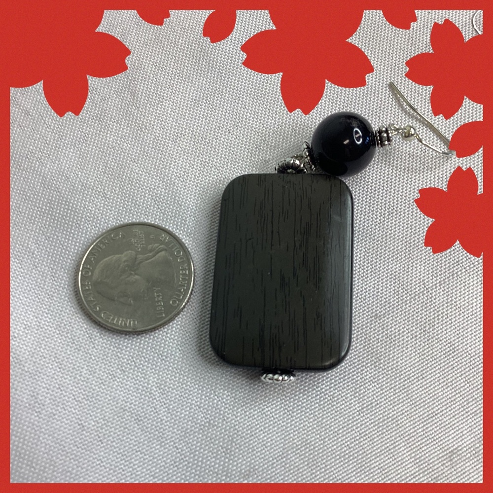 Elegant Black Bead and Rectangular Drop Earrings - Women Jewelry 105 - Picture 4 of 4